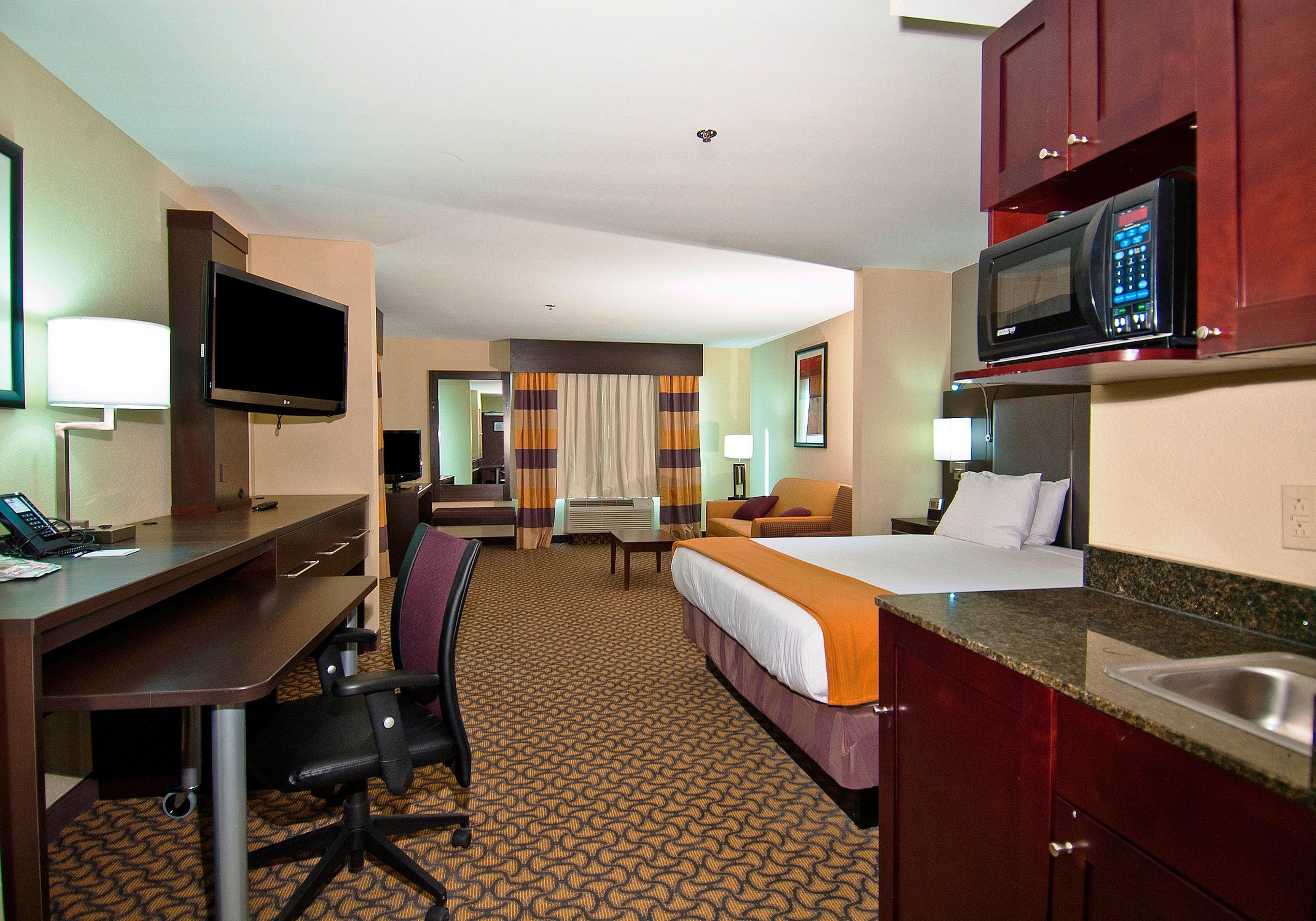 Holiday Inn Express & Suites Jackson/Pearl International Airport Exterior photo