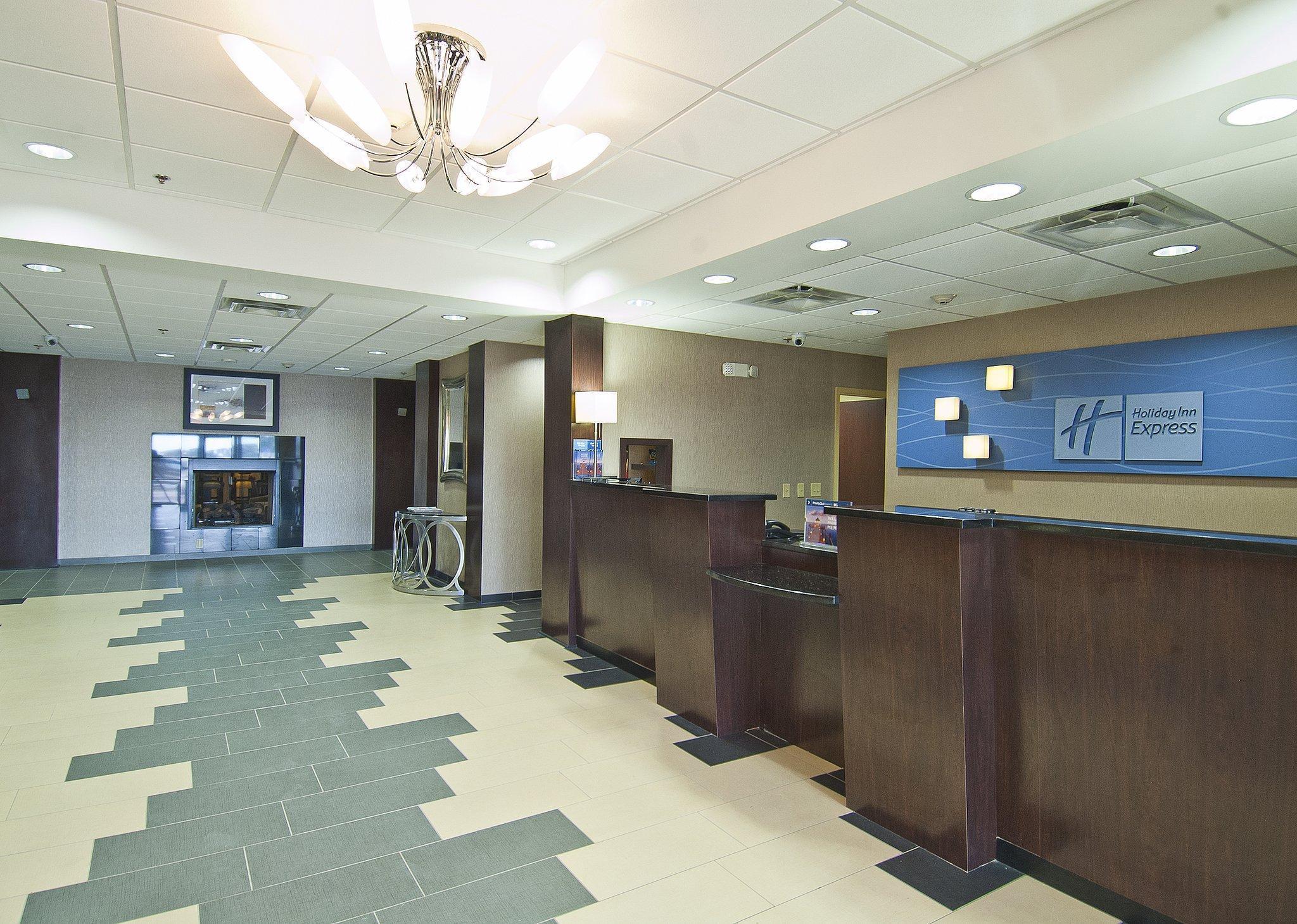 Holiday Inn Express & Suites Jackson/Pearl International Airport Exterior photo