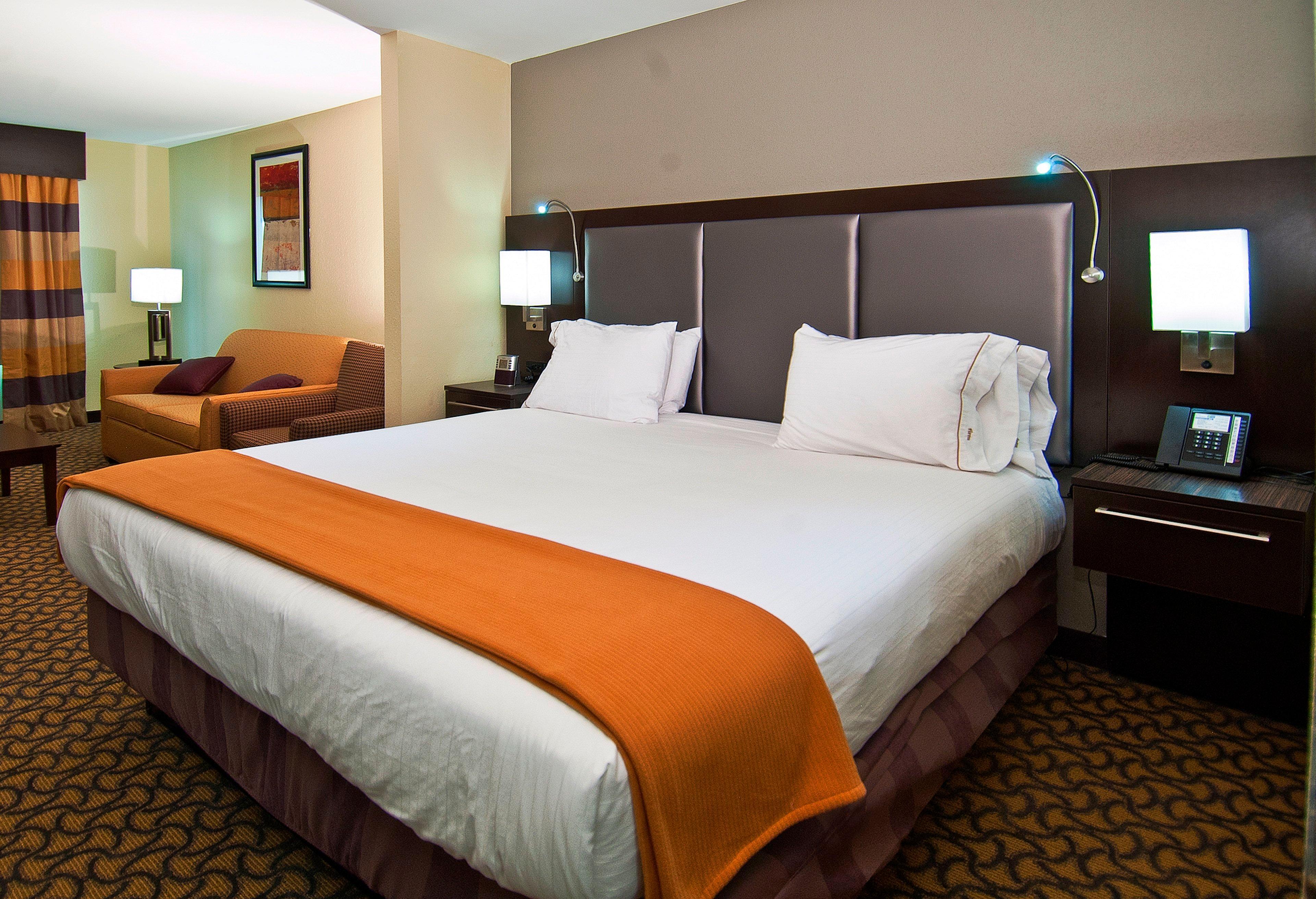 Holiday Inn Express & Suites Jackson/Pearl International Airport Exterior photo